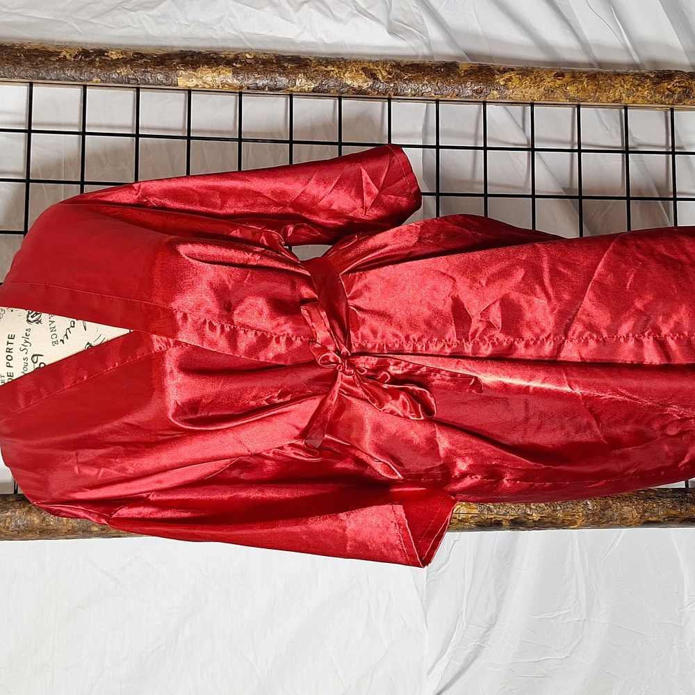 UNBRANDED RED SATIN ROBE.LARGE